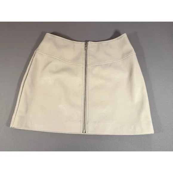 ASTR The Label Ecru Faux Leather Mini Skirt Small Zip Back - Picture 10 of 12